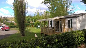 Iron/ironing board, cots/infant beds, free WiFi - Camping Le Plein Air Neuvicois (Neuvic)