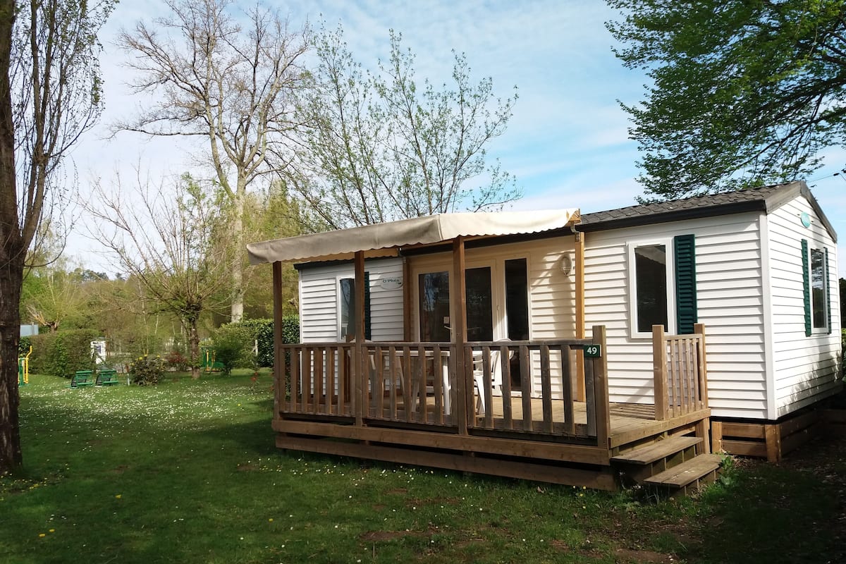 Iron/ironing board, cots/infant beds, free WiFi