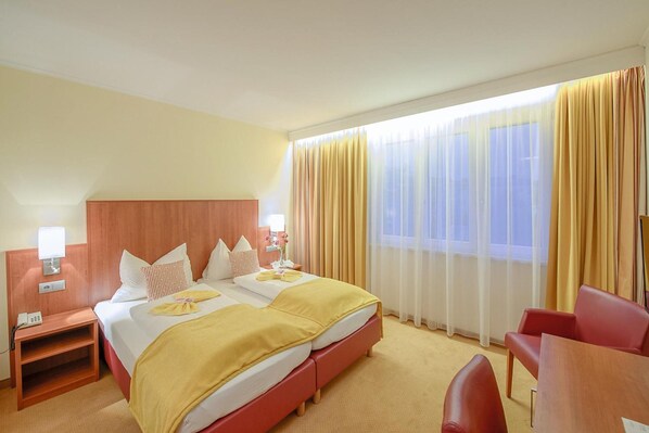 1 bedroom, in-room safe, desk, iron/ironing board