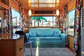 The Flamingo - Premium Room, 2 Single Beds