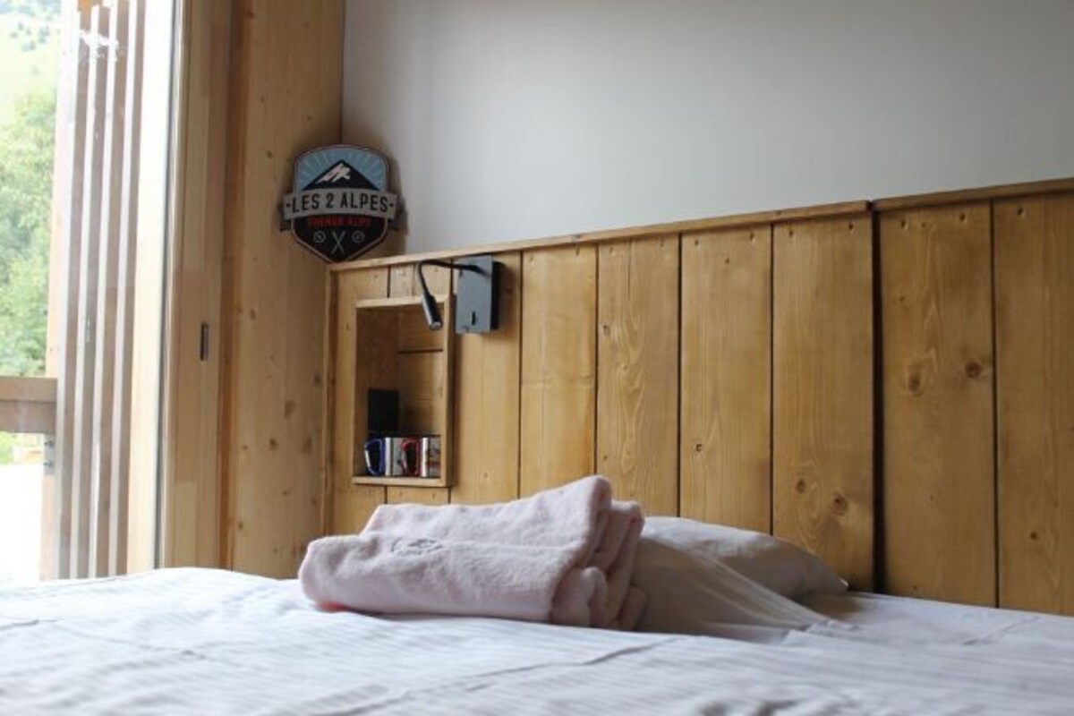 Schallisolierte Zimmer, kostenloses WLAN, Bettwäsche