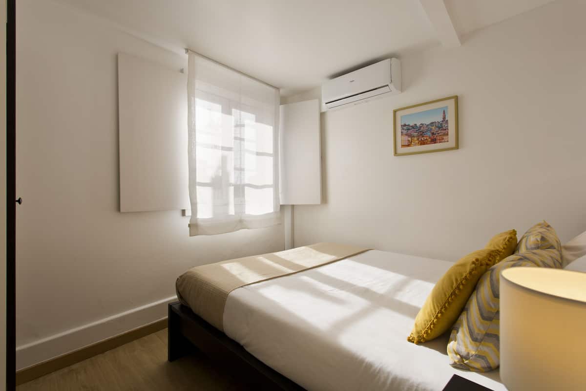 Blackout curtains, iron/ironing board, free WiFi, bed sheets