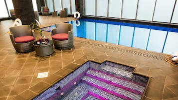 Bañera de hidromasaje interior