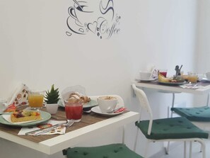 Tägliches inbegriffenes Frühstücksbuffet