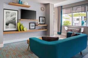 Lobby - Hotel Continental Miami Beach, Tapestry Collection by Hilton (Miami Beach)