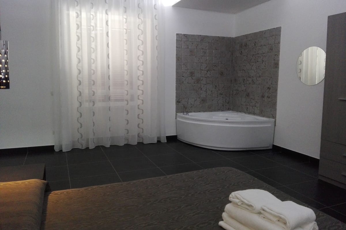 Double Room, Jetted Tub | Jetted bathtub