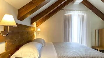 經典雙人房 | 免費無線上網、床單