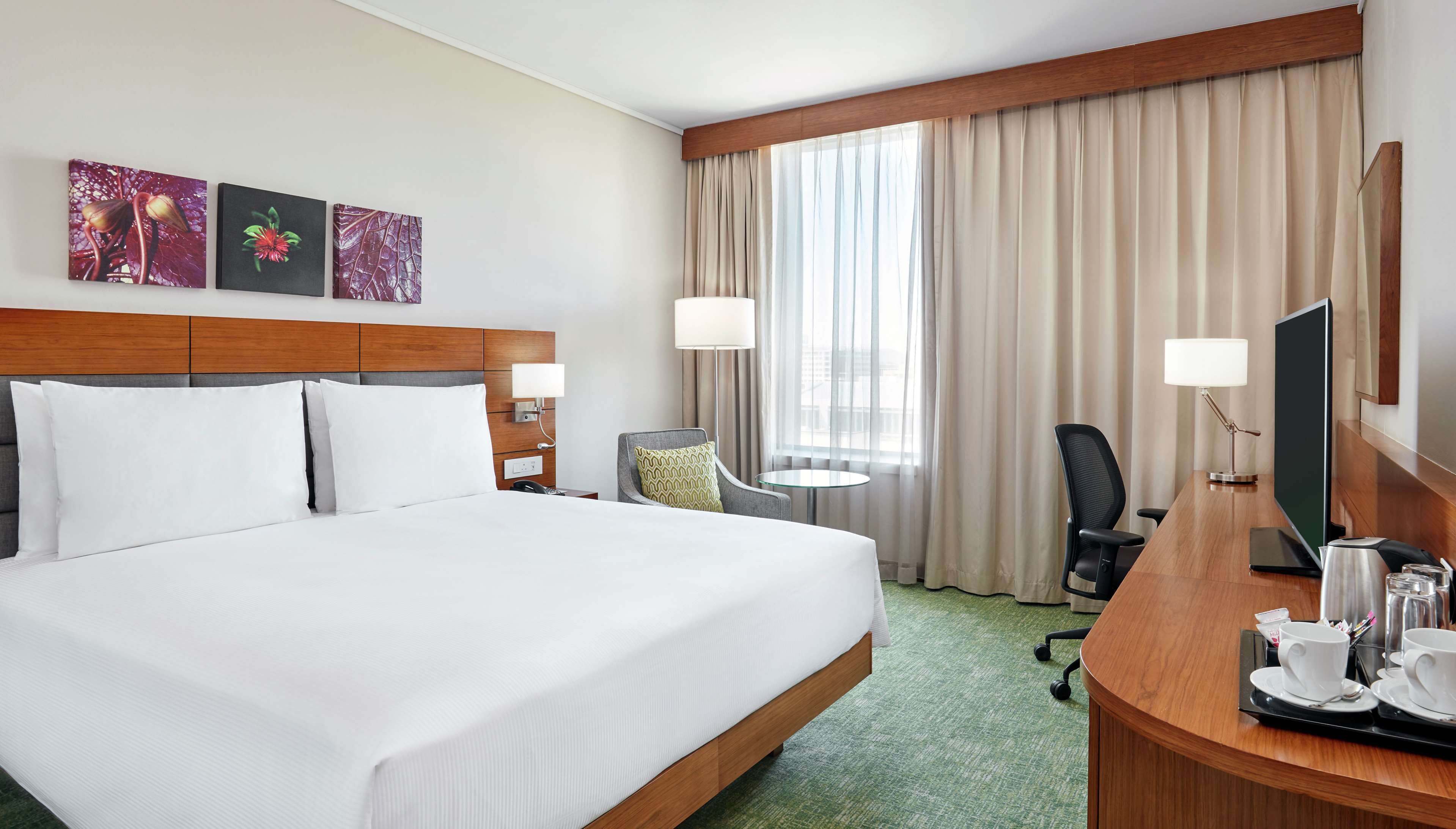 in-room safe, individually decorated, individually furnished, desk