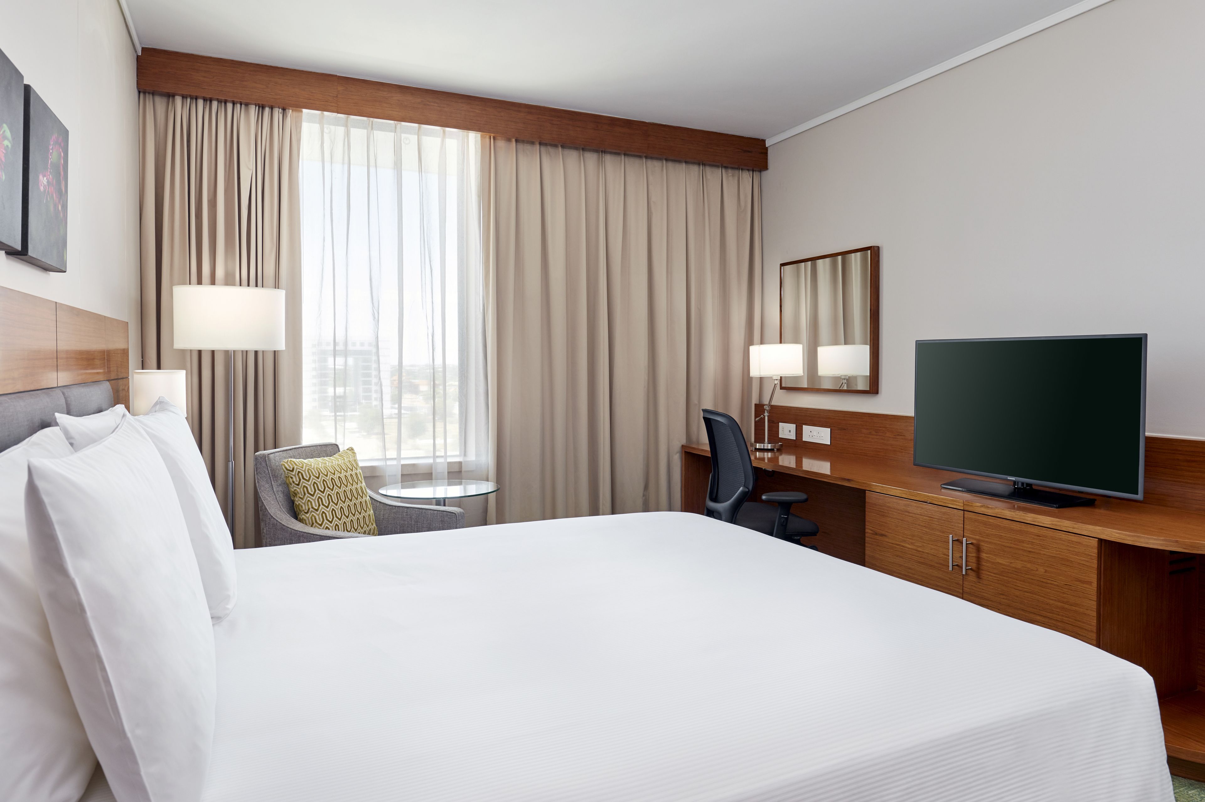 in-room safe, individually decorated, individually furnished, desk