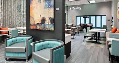 Hampton Inn & Suites Atlanta Buckhead Place