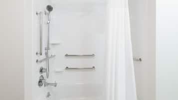 Articles de toilette gratuits, sèche-cheveux, serviettes fournies