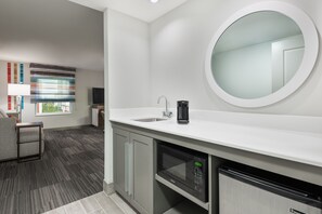 Fridge, microwave, dishwasher, coffee/tea maker