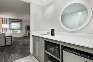 Fridge, microwave, dishwasher, coffee/tea maker