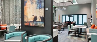 Hampton Inn & Suites Atlanta Buckhead Place