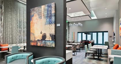 Hampton Inn & Suites Atlanta Buckhead Place