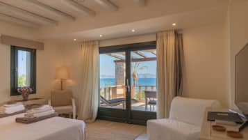 Deluxe Suite, Balcony, Sea View | 1 bedroom, in-room safe, soundproofing, rollaway beds