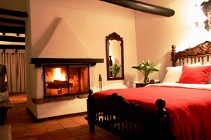 Ropa de cama de alta calidad, escritorio y cunas gratuitas 