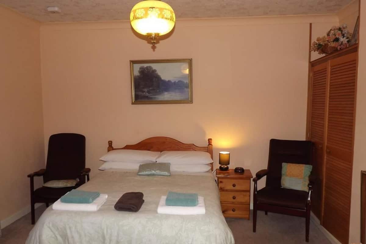 Basic Double Room, 1 Double Bed, Shared Bathroom | Desk, iron/ironing board, rollaway beds (surcharge), bed sheets