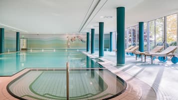 Indoor pool, sun loungers