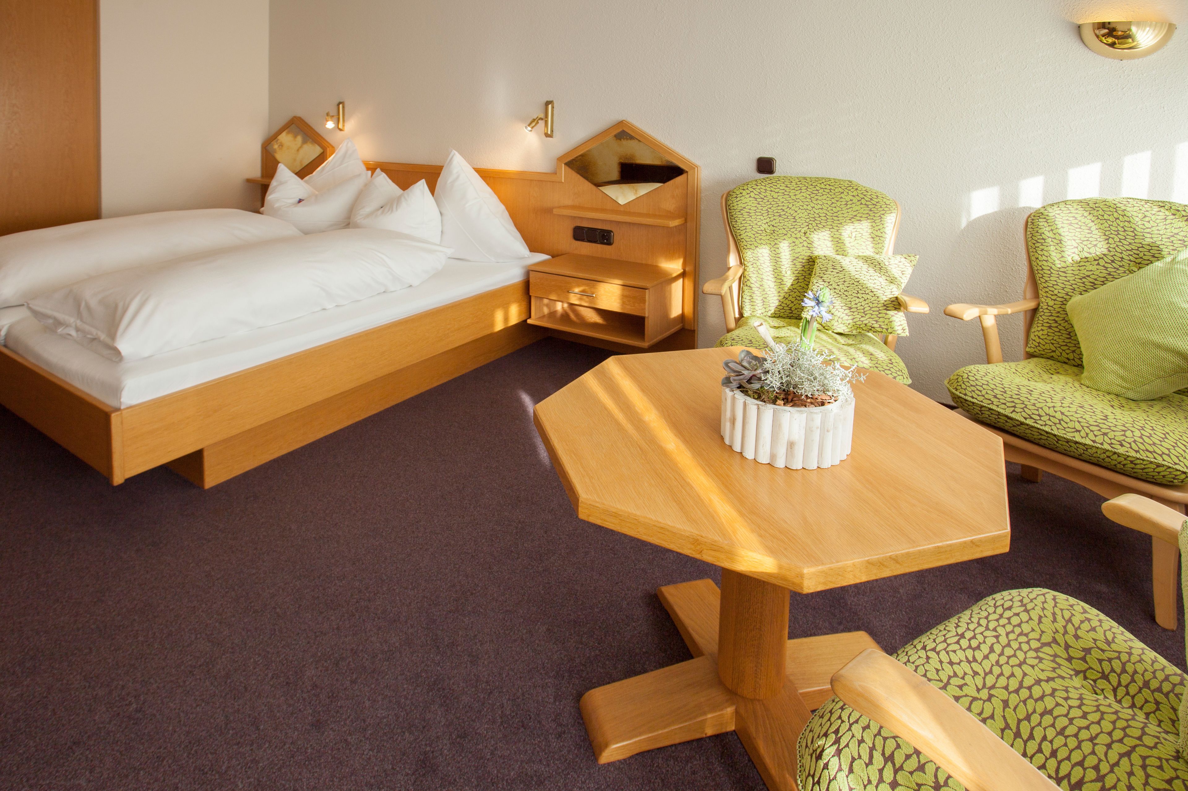 family room | blackout curtains, cots/infant beds, free wifi, bed sheets