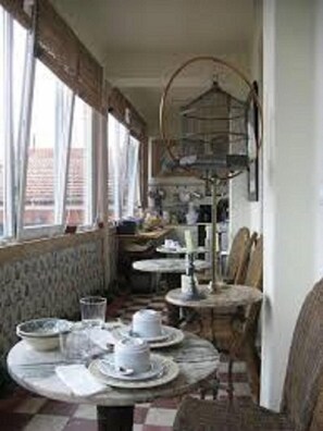 Free daily continental breakfast - Shepinetree - Pinheira House (Sintra)