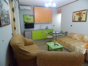 Departamento, balcón | Tabla de planchar con plancha, cunas gratuitas y camas extra 