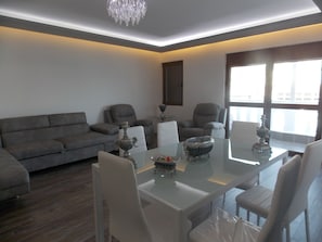 Penthouse | Living area - Alfred's Apartments (Sarandë)