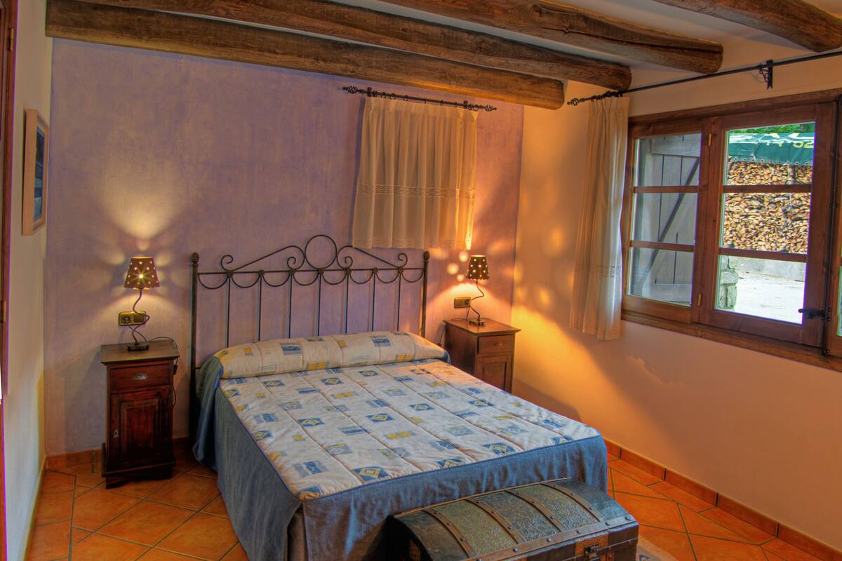 1 chambre, literie de qualité supérieure, bureau