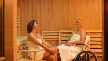 Liệu pháp hương thơm, massage đá nóng, massage thể thao