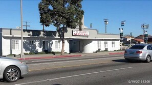 Exterior - El Grande Motel (South Gate)