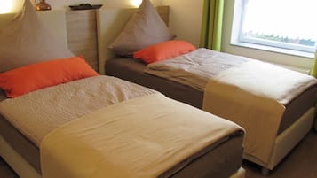 Peti sejuk, pembancuh kopi espreso, pembancuh kopi/teh, cerek elektrik