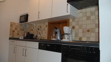 Comfort Studio, Non Smoking, Terrace | Dapur peribadi | Peti sejuk, pembancuh kopi espreso, pembancuh kopi/teh, cerek elektrik