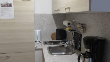 雪櫃、特濃咖啡機、咖啡機/沖茶器、電熱水壺
