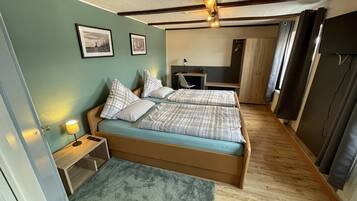 Family Apartment, 2 Bedrooms, Non Smoking, Refrigerator & Microwave | Premium bedding, down comforters, desk, laptop workspace