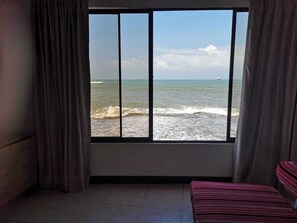 Superior Double Room, 1 Bedroom, Ocean View, Oceanfront | Pillowtop beds, desk, free WiFi, bed sheets