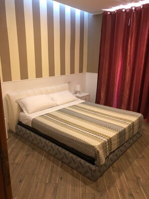 In-room safe, desk, iron/ironing board, free WiFi