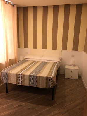 Classic Double Room | In-room safe, desk, iron/ironing board, free WiFi