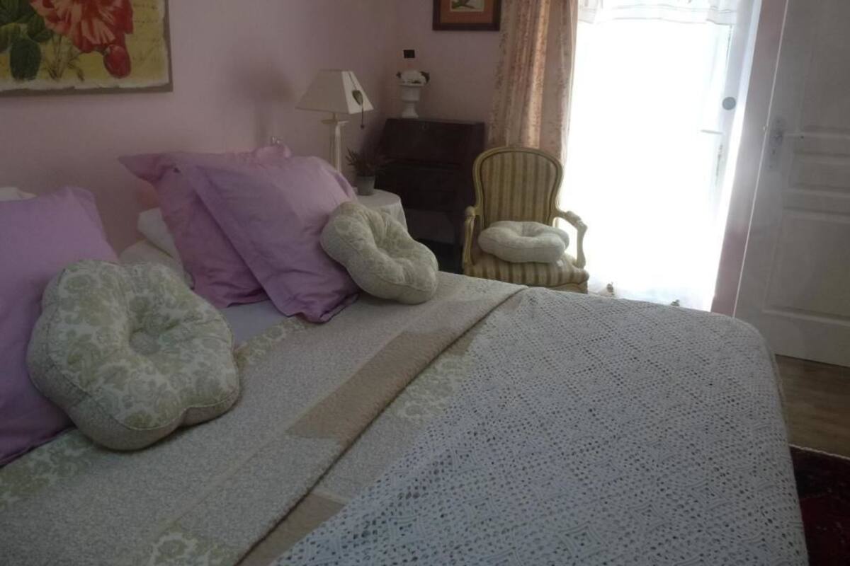 Double Room | Individually decorated, individually furnished, desk, blackout curtains