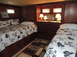 Captain's cabin | 1 bedroom, Egyptian cotton sheets, premium bedding