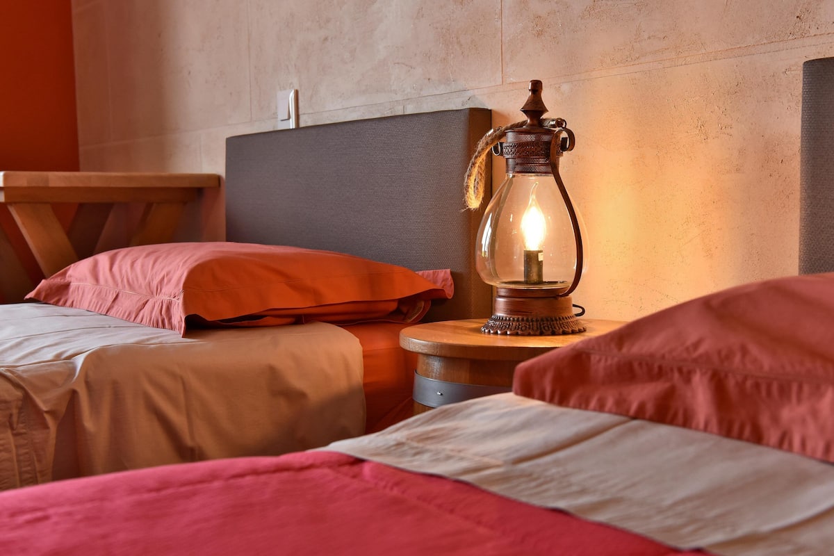 Comfort Twin Room, Accessible, Non Smoking | 1 bilik tidur, peralatan tempat tidur premium, dihias secara berasingan