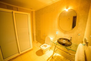 Premium Apartment, 1 Bedroom | Bathroom | Shower, towels - Résidence Triangulo (Tamri)