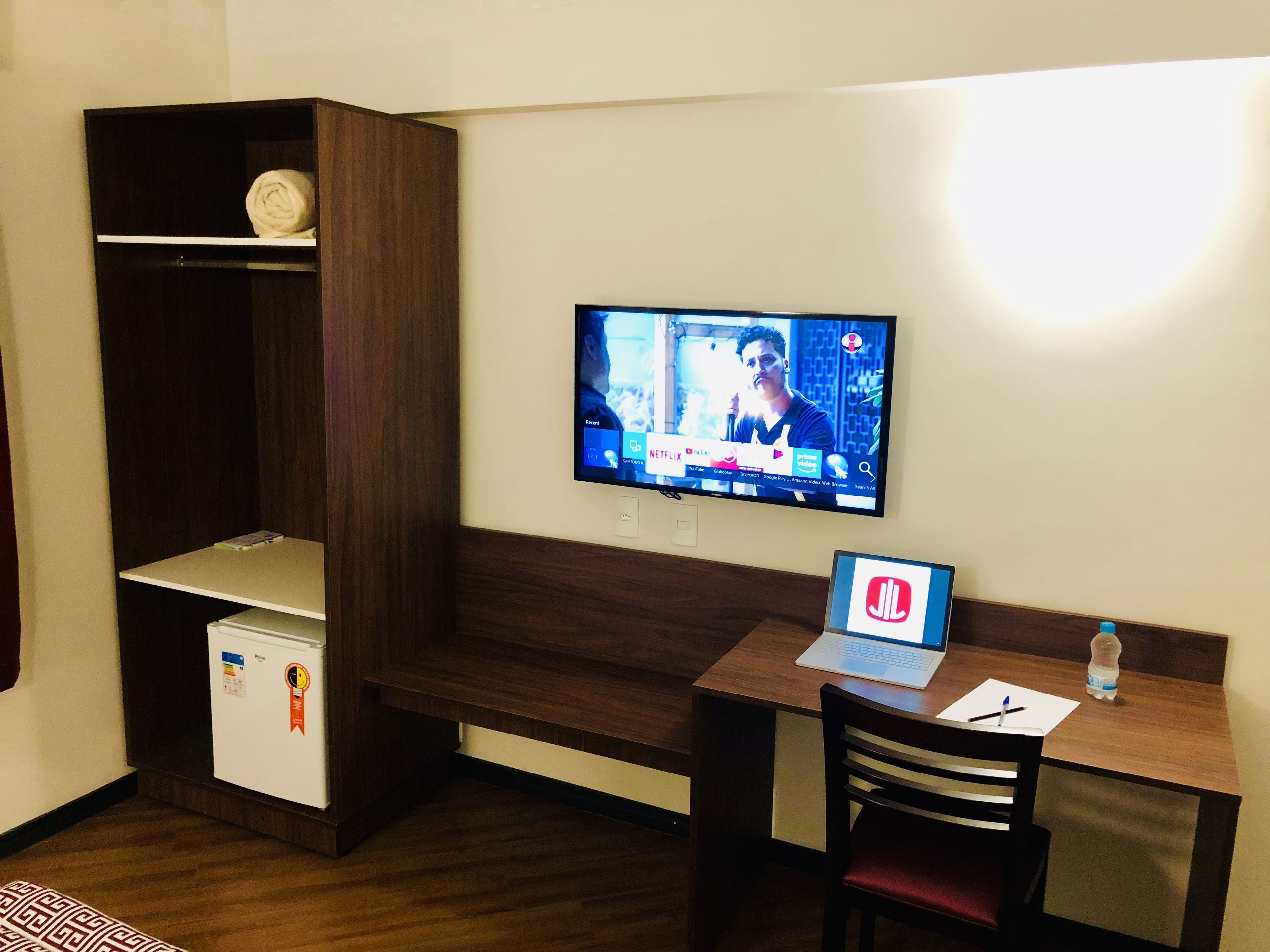 1 bedroom, desk, blackout curtains, soundproofing