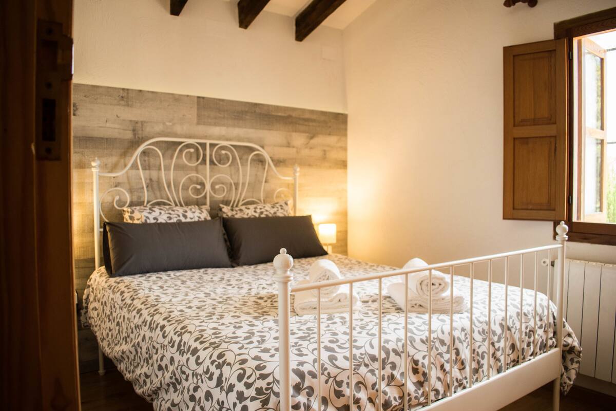 Chambre double (La Buganvilla) | Rideaux dâobscurcissement, lit dâappoint (supplĂ©ment)