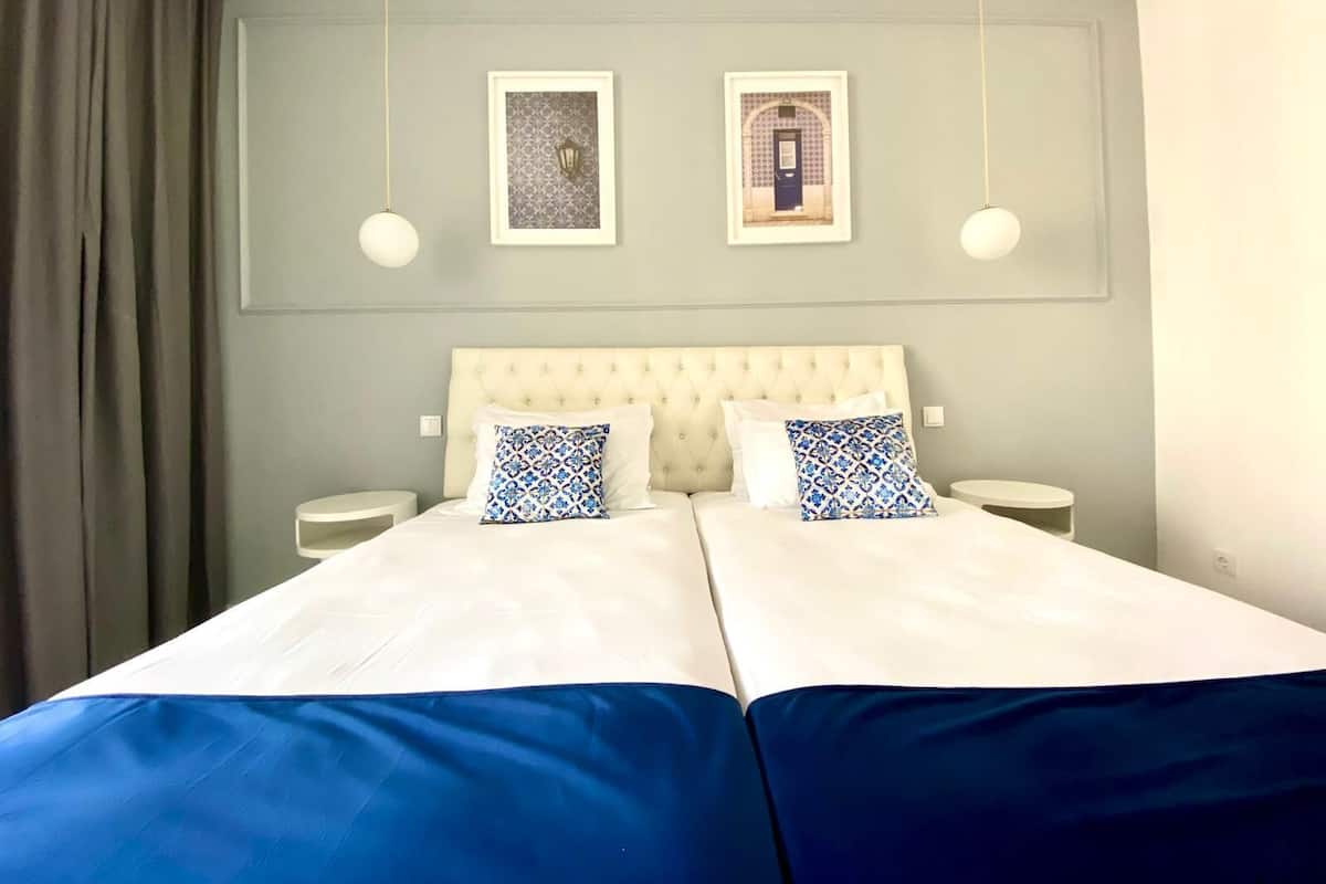 1 bedroom, in-room safe, desk, blackout curtains