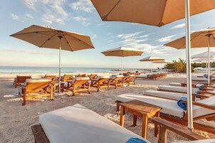Playa privada, buceo, snorkel, windsurf