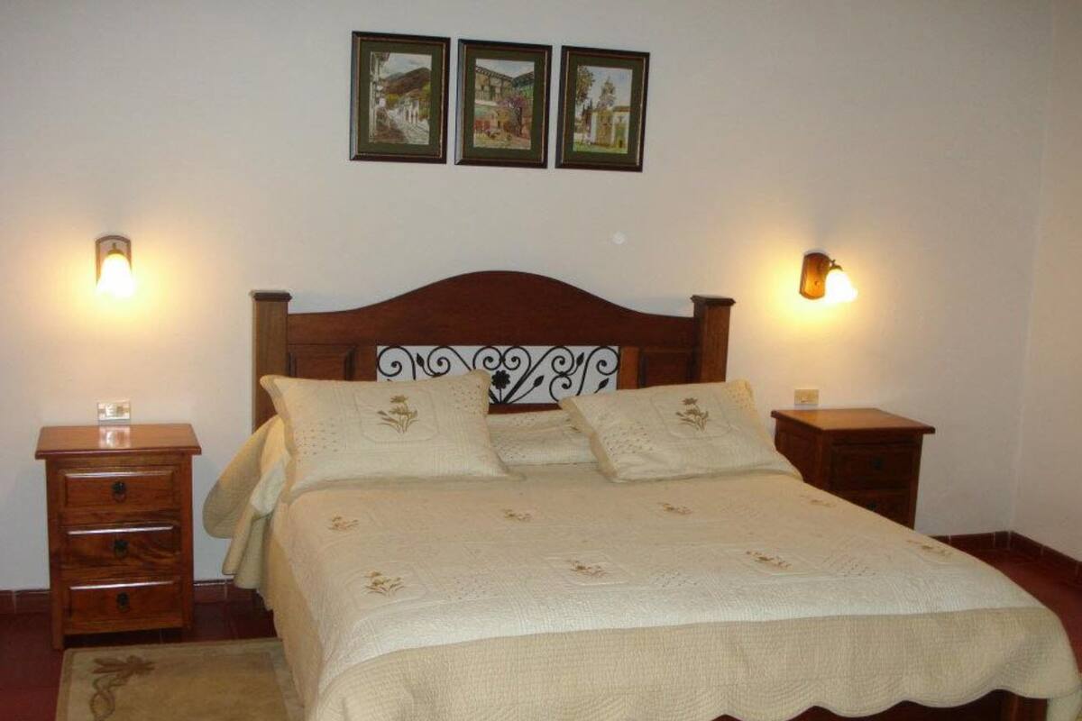 Standard Double Room | In-room safe, iron/ironing board, free WiFi