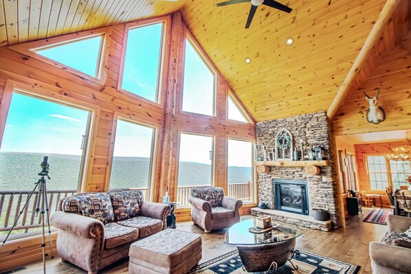 Smart TV, fireplace, DVD player, stereo