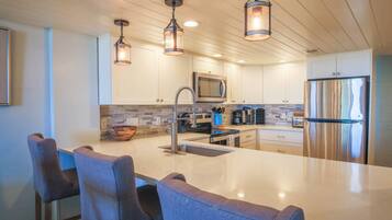 Fridge, microwave, dishwasher, coffee/tea maker