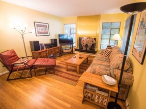 Smart TV, fireplace, Netflix, streaming services