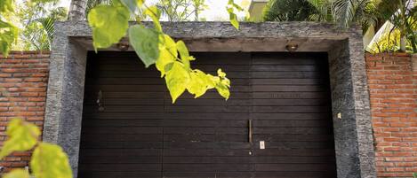 تفاصيل الفندق من الخارج